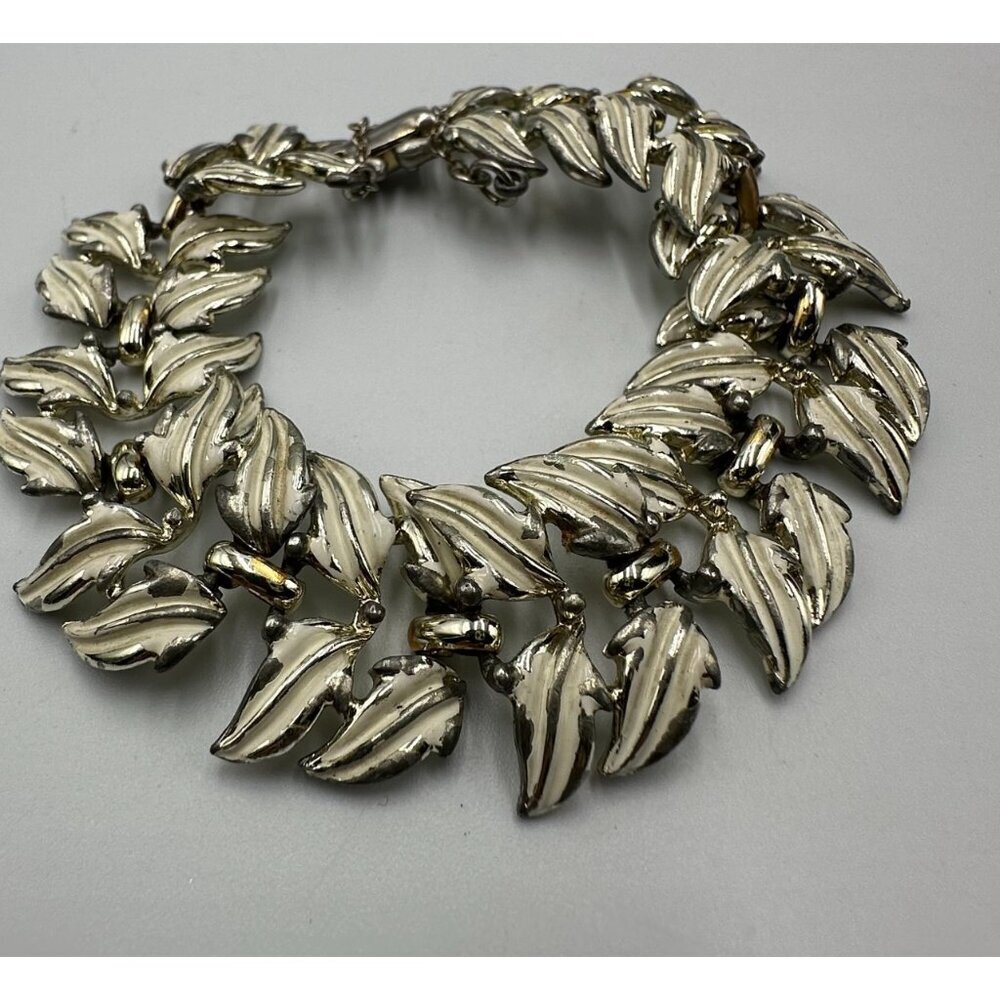 Vintage Coro Bracelet Silver Tone White Enamel Leaf Link Design Fold Over Clasp